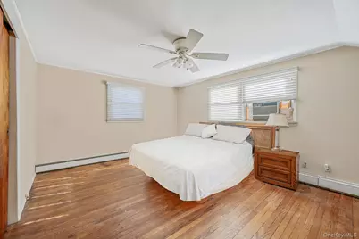 8 Sherwood Road, Glen Cove, NY 11542 - Photo 9