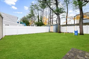 670 Mason St, Westbury, NY 11590 - Photo 19