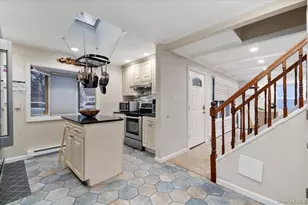 670 Mason St, Westbury, NY 11590 - Photo 11