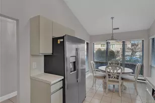 248 Pond View Ln, Smithtown, NY 11787 - Photo 11