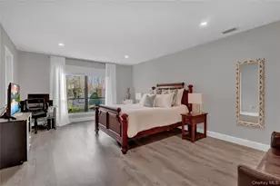 248 Pond View Ln, Smithtown, NY 11787 - Photo 17