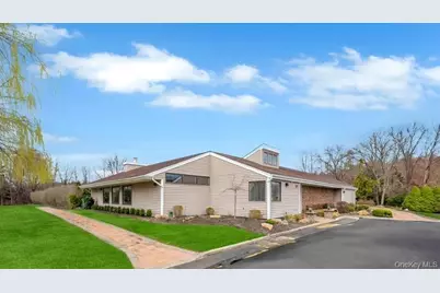 248 Pond View Lane, Smithtown, NY 11787 - Photo 31