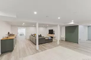 56 N Woods Ln, East Hampton, NY 11937 - Photo 23