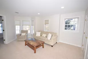 736 Verona Dr, Melville, NY 11747 - Photo 19