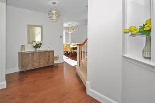 736 Verona Dr, Melville, NY 11747 - Photo 17