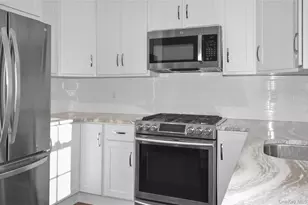 736 Verona Dr, Melville, NY 11747 - Photo 7