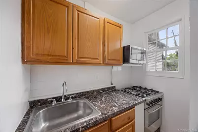 95 Buena Vista Avenue, Yonkers, NY 10701 - Photo 23