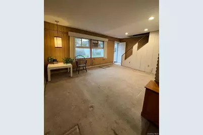 135 Sunrise Lane, Hempstead, NY 11756 - Photo 11