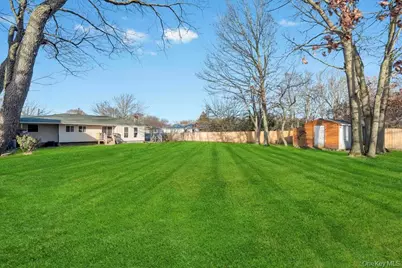 10 Westwind Drive, Bohemia, NY 11716 - Photo 25