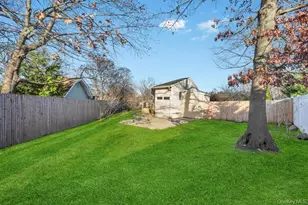 10 Westwind Dr, Bohemia, NY 11716 - Photo 27