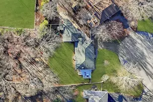 10 Westwind Dr, Bohemia, NY 11716 - Photo 3