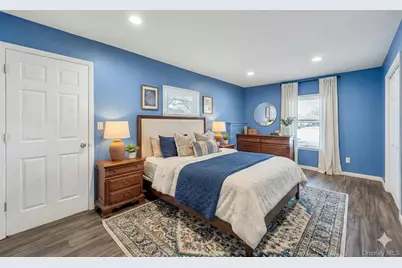 10 Westwind Drive, Bohemia, NY 11716 - Photo 11