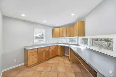 10 Westwind Drive, Bohemia, NY 11716 - Photo 19