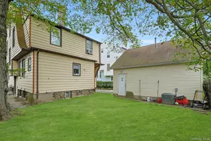 11 Woodland Ave, New Rochelle, NY 10805 - Photo 13