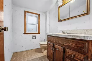 1927 Franklin Rd, Valley Stream, NY 11580 - Photo 15