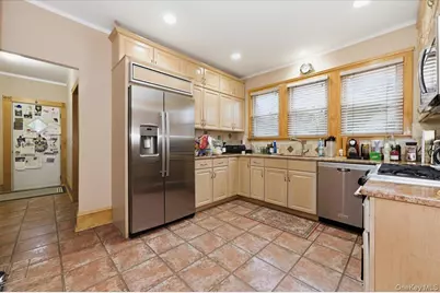 26 Carman Avenue, Cedarhurst, NY 11516 - Photo 9