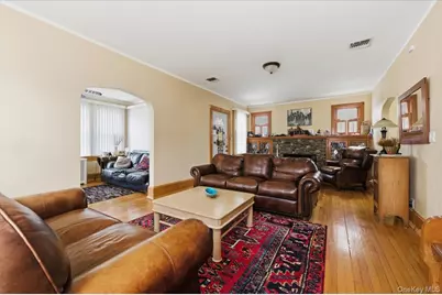 26 Carman Avenue, Cedarhurst, NY 11516 - Photo 5