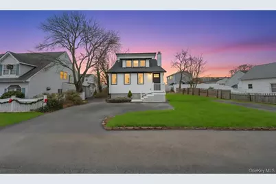 751 S Hickory Street, Lindenhurst, NY 11757 - Photo 3