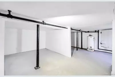 751 S Hickory Street, Lindenhurst, NY 11757 - Photo 17