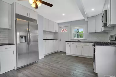 14 Maple Street, Glenwood Landing, NY 11547 - Photo 5