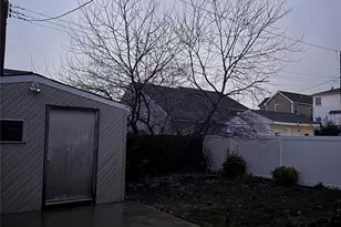 62 Warwick Rd, Island Park, NY 11558 - Photo 5