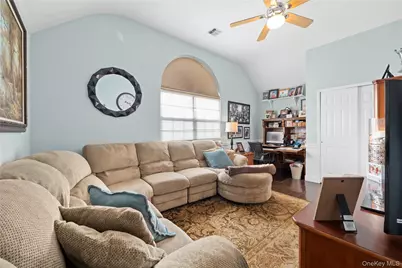 2 Mayflower Lane, Holtsville, NY 11742 - Photo 23