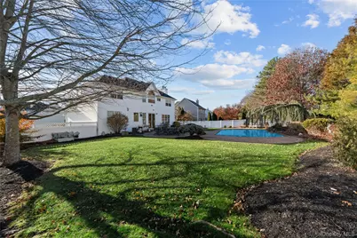 2 Mayflower Lane, Holtsville, NY 11742 - Photo 5
