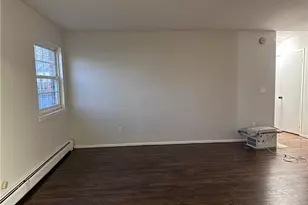 60 Trafalgar Rd, New Windsor, NY 12553 - Photo 3