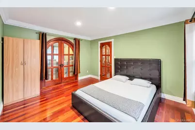 277 Clocks Boulevard, Massapequa, NY 11758 - Photo 13