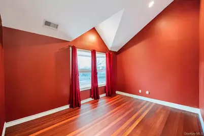 277 Clocks Boulevard, Massapequa, NY 11758 - Photo 15