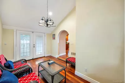 277 Clocks Boulevard, Massapequa, NY 11758 - Photo 23