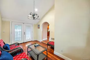 277 Clocks Blvd, Massapequa, NY 11758 - Photo 23