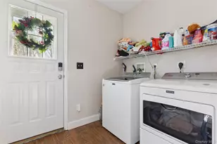 262 Walker Ave, Patchogue, NY 11772 - Photo 21