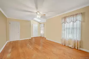 7 Rugby Rd, Westbury, NY 11590 - Photo 17