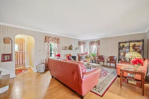 7 Rugby Rd, Westbury, NY 11590 - Photo 5