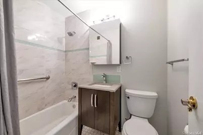 61-20 Grand Central Parkway #C303, Forest Hills, NY 11375 - Photo 19