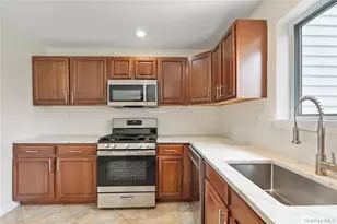 221 Tamerisk Ln, New Windsor, NY 12553 - Photo 13