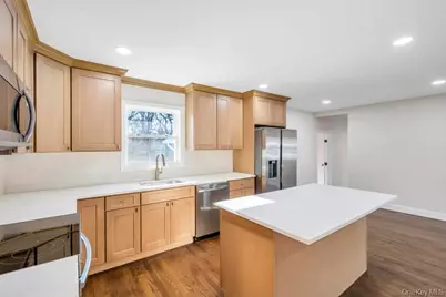 16 Columbus Avenue, Brentwood, NY 11717 - Photo 11