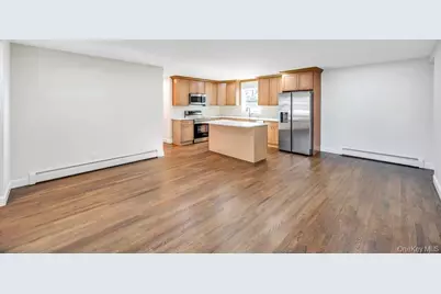 16 Columbus Avenue, Brentwood, NY 11717 - Photo 7