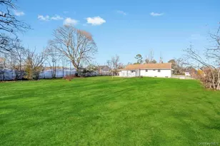 16 Columbus Ave, Brentwood, NY 11717 - Photo 5