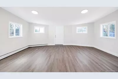 16 Columbus Avenue, Brentwood, NY 11717 - Photo 15