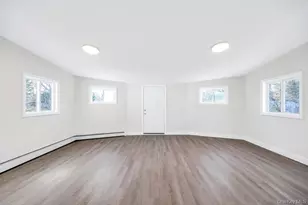 16 Columbus Ave, Brentwood, NY 11717 - Photo 15