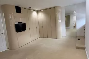 130 S Middle Neck Rd, Great Neck, NY 11021 - Photo 15