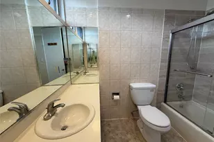 130 S Middle Neck Rd, Great Neck, NY 11021 - Photo 17