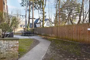 130 S Middle Neck Rd, Great Neck, NY 11021 - Photo 19