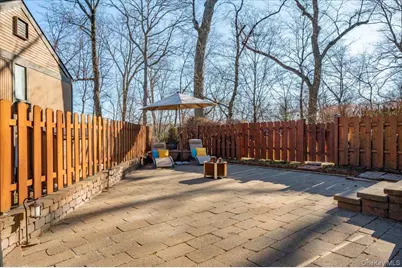 110 Round Hill Road, Dobbs Ferry, NY 10522 - Photo 25