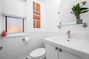 110 Round Hill Rd, Dobbs Ferry, NY 10522 - Photo 11