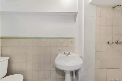 4309 Edson Avenue, Bronx, NY 10466 - Photo 19