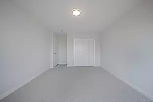 115 Riviera Pkwy, Lindenhurst, NY 11757 - Photo 15