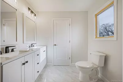 115 Riviera Parkway, Lindenhurst, NY 11757 - Photo 13